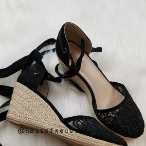 [Eva and Zoe] lace toe wedge heeled sandals